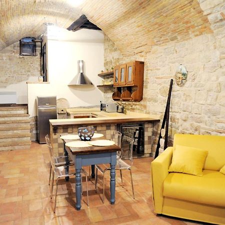 O Rosa Bella Appartamento Via Savelli Della Porta 24 Gubbio Exterior foto