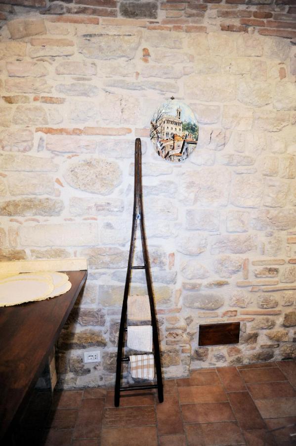 O Rosa Bella Appartamento Via Savelli Della Porta 24 Gubbio Exterior foto