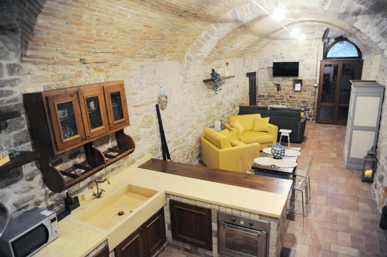 O Rosa Bella Appartamento Via Savelli Della Porta 24 Gubbio Exterior foto